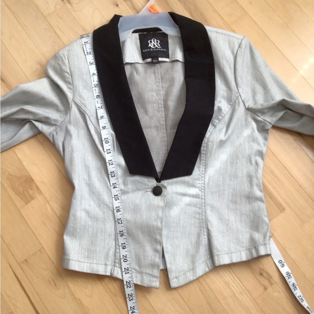Rock & Republic Women's Gray Blazer with Black Collar - Picture 5 of 12